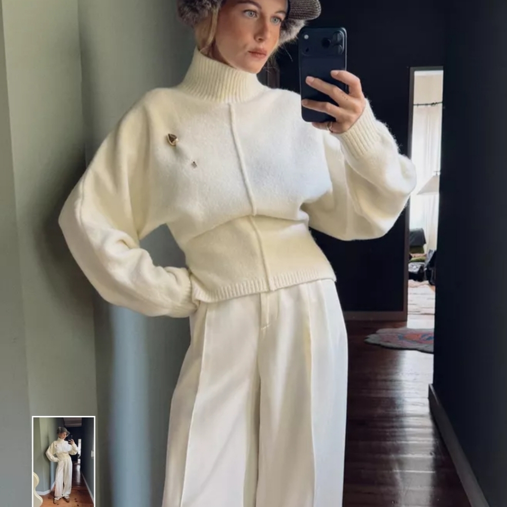 ZARA Chic White Turtleneck Sweater SOLD OUT